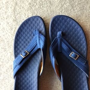 Vionic sandals 8.5